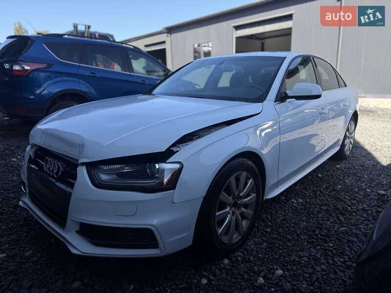Седан Audi A4 2015 в 