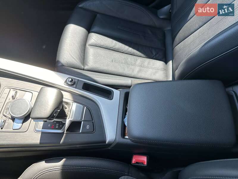 Седан Audi A4 2018 в Харькове