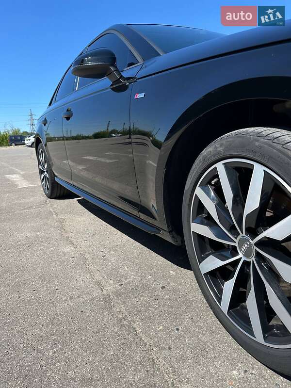 Седан Audi A4 2018 в Харькове