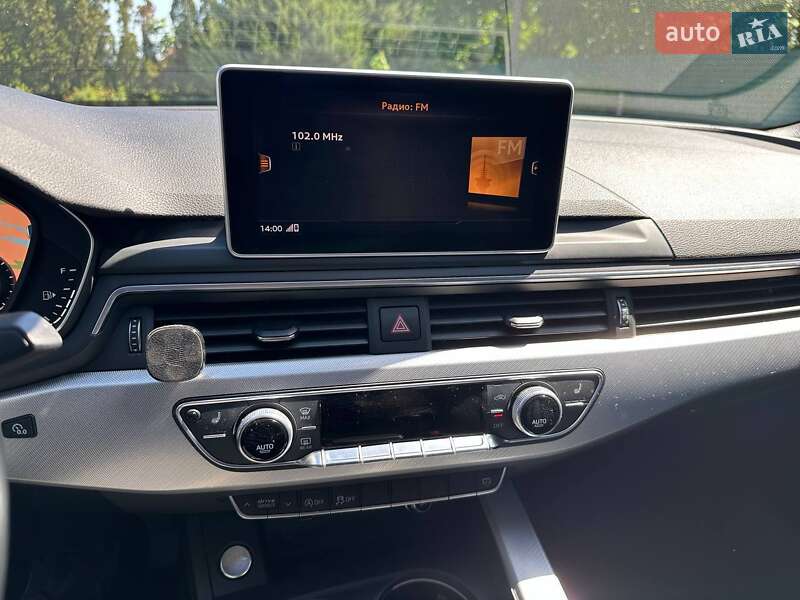 Седан Audi A4 2018 в Харькове