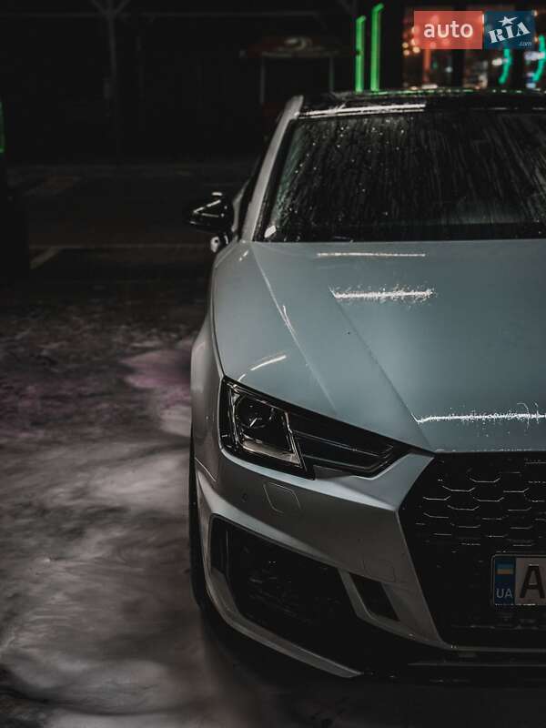 Седан Audi A4 2016 в Ивано-Франковске