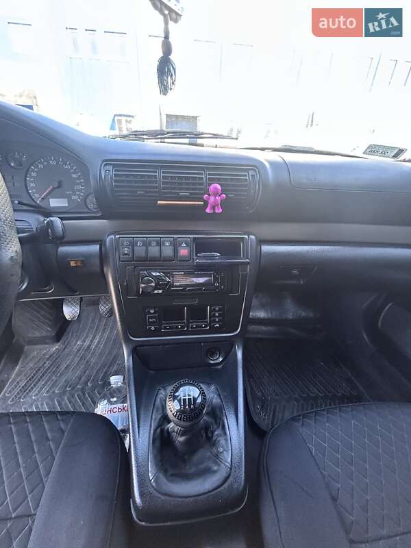 Седан Audi A4 1998 в Бабинці