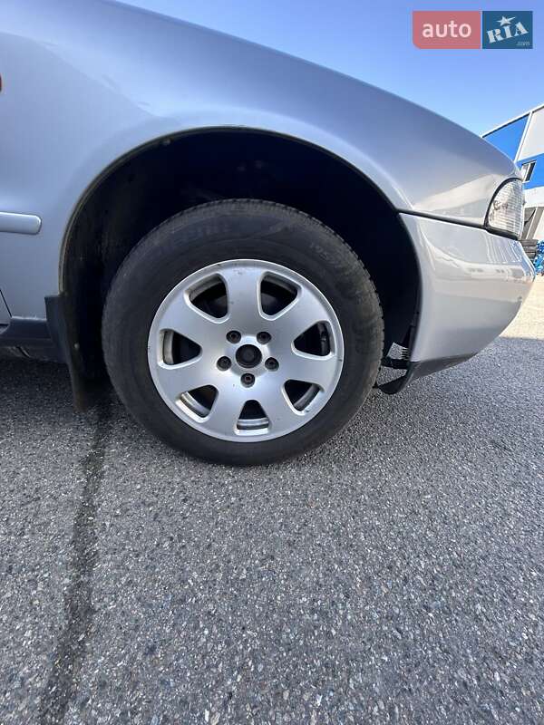 Седан Audi A4 1998 в Бабинці