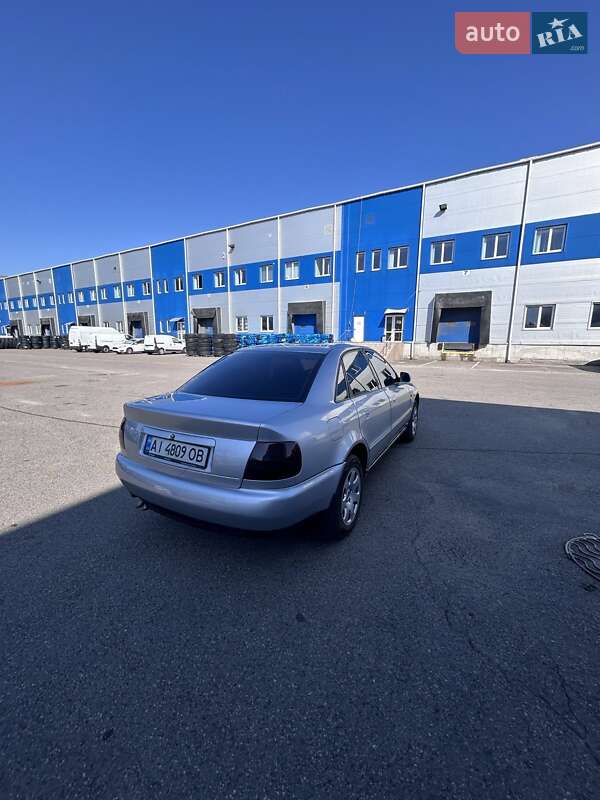 Седан Audi A4 1998 в Бабинцам