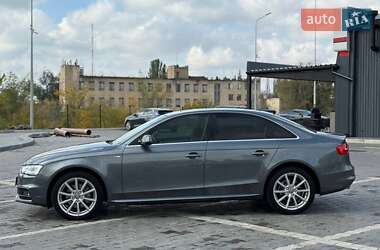 Седан Audi A4 2014 в 