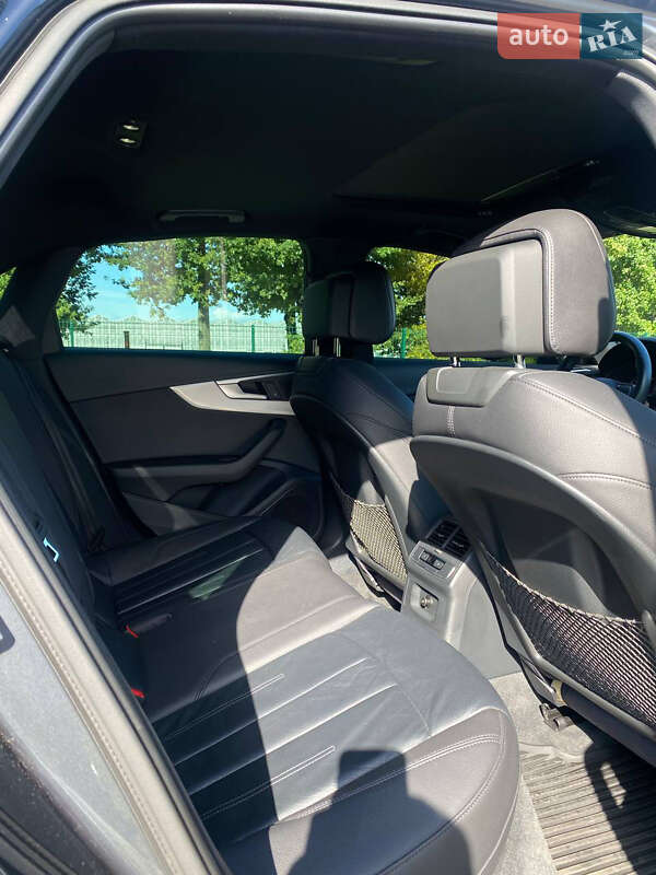 Седан Audi A4 2016 в Киеве