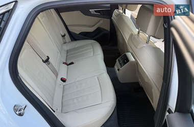 Седан Audi A4 2020 в 