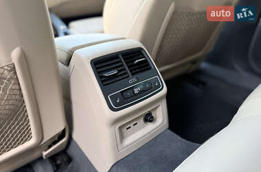 Седан Audi A4 2020 в 