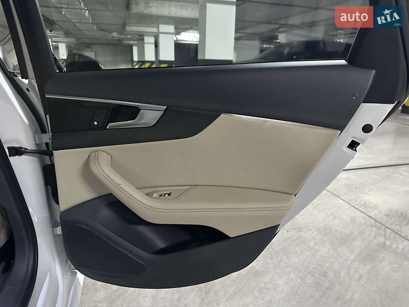 Седан Audi A4 2020 в Дніпрі