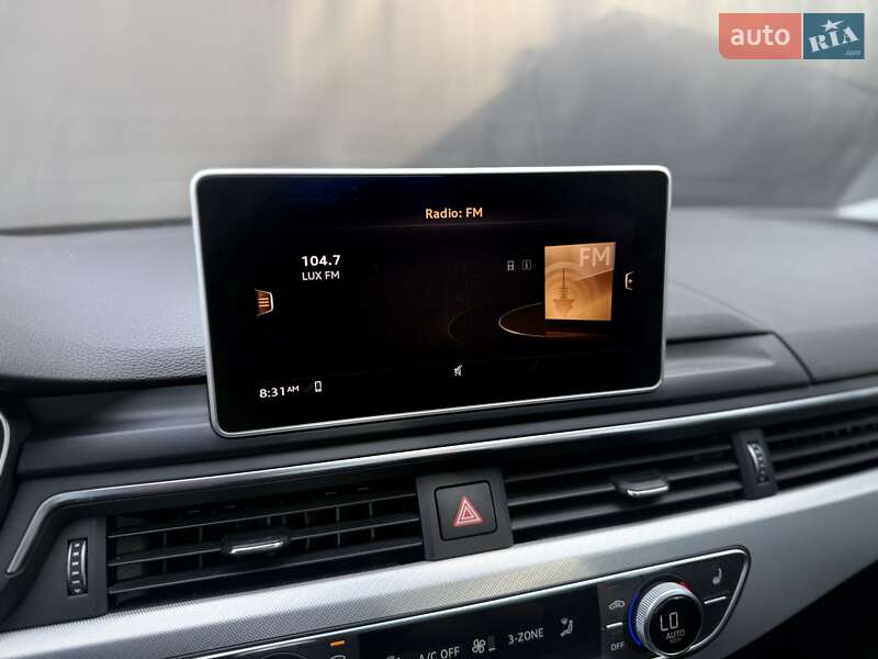 Седан Audi A4 2017 в Львові