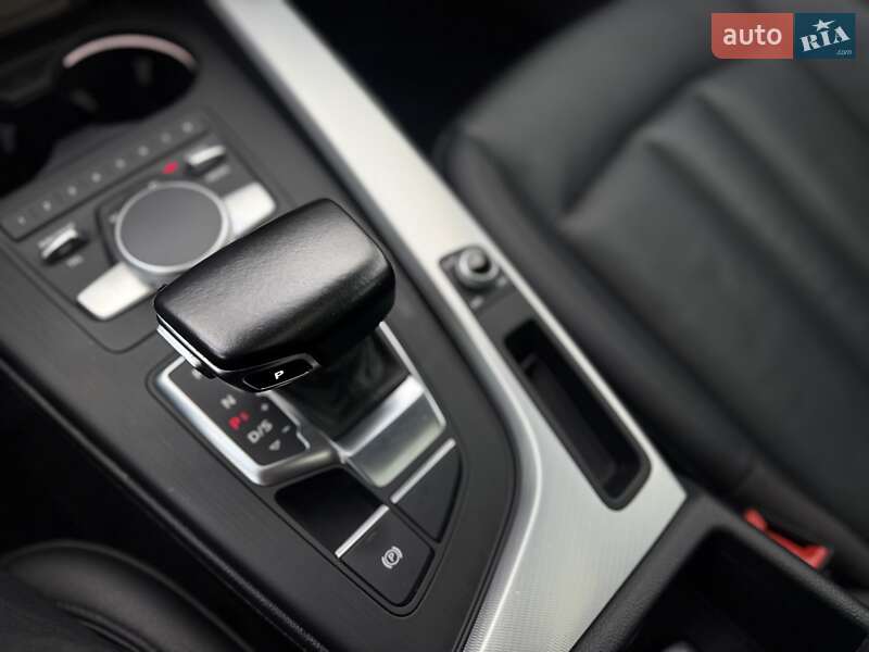 Седан Audi A4 2017 в Львові