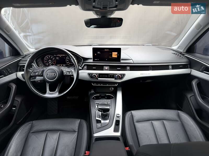 Седан Audi A4 2017 в Львові