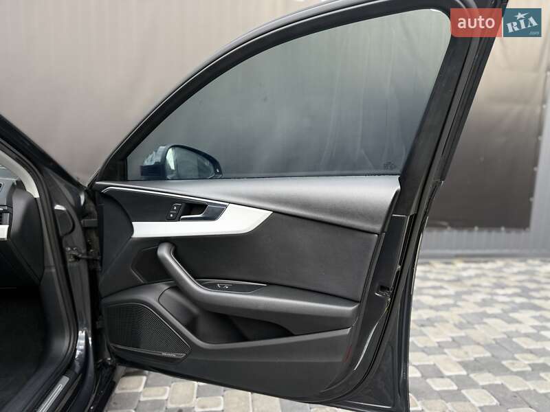 Седан Audi A4 2017 в Львові