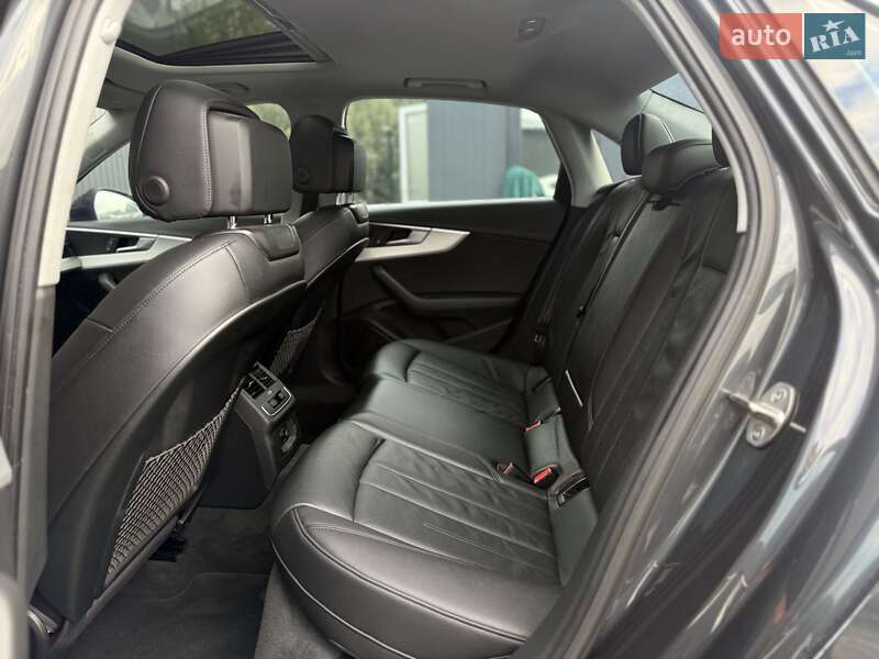 Седан Audi A4 2017 в Львові