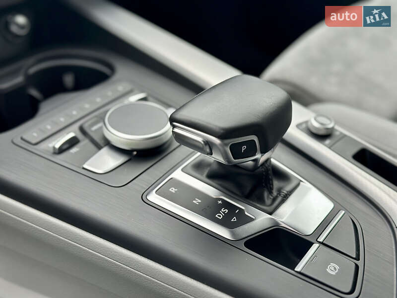 Универсал Audi A4 2017 в Одессе