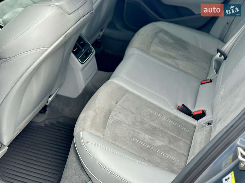 Универсал Audi A4 2017 в Одессе