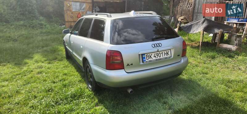 Універсал Audi A4 1996 в Рівному
