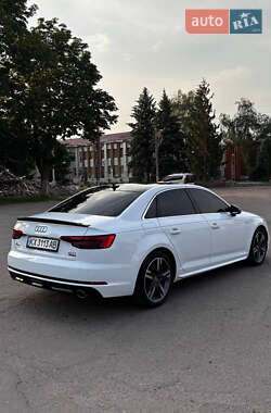 Седан Audi A4 2016 в 