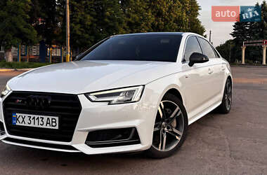 Седан Audi A4 2016 в 