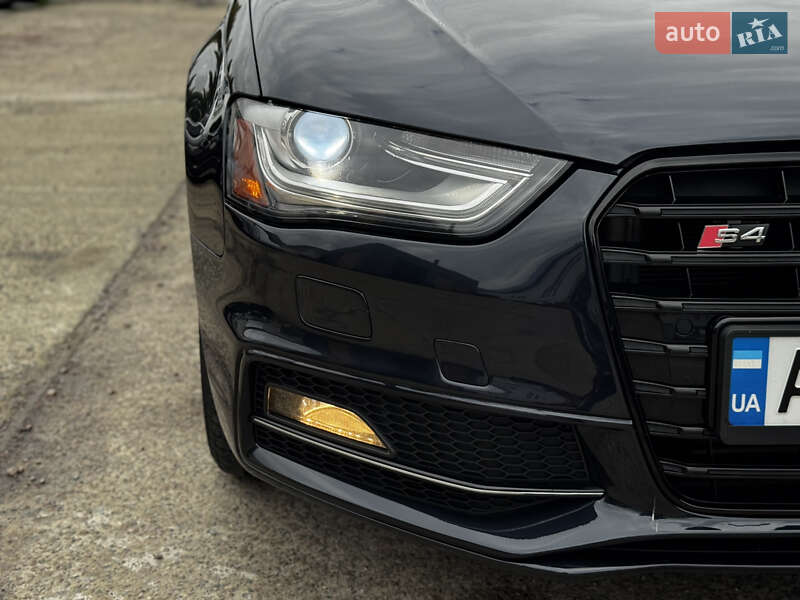 Седан Audi A4 2014 в Житомирі