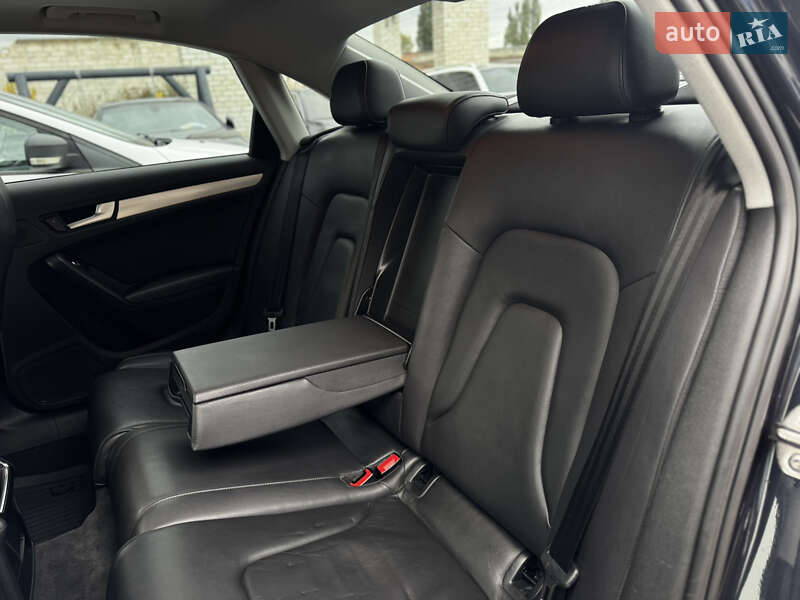 Седан Audi A4 2014 в Житомирі