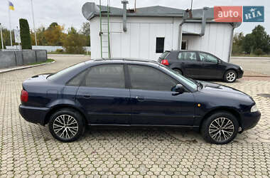 Седан Audi A4 1997 в  фото 7 Седан Audi A4 1997 в