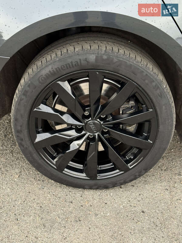Седан Audi A4 2017 в Днепре