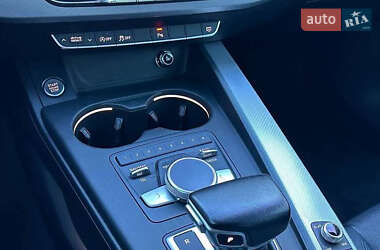 Седан Audi A4 2015 в 