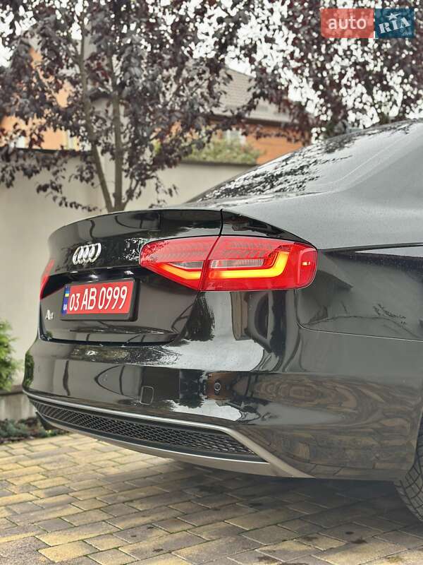 Седан Audi A4 2016 в Вінниці