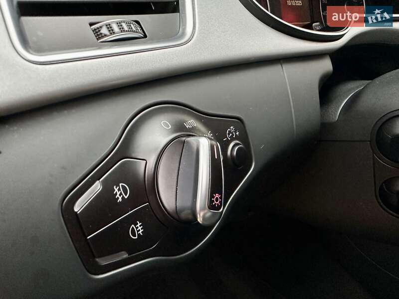 Седан Audi A4 2016 в Вінниці