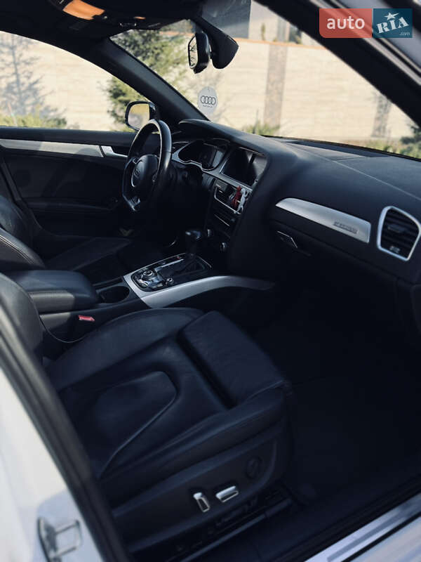 Седан Audi A4 2014 в Львове