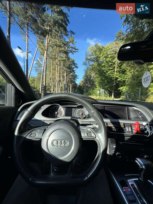 Седан Audi A4 2014 в Львове