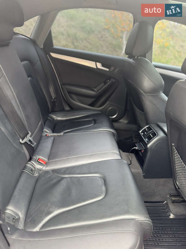 Седан Audi A4 2015 в Одессе