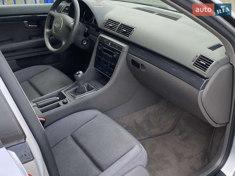 Седан Audi A4 2004 в Тернополі