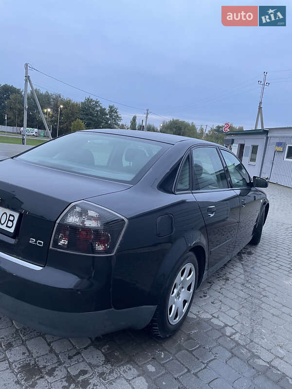 Седан Audi A4 2003 в Мостиске