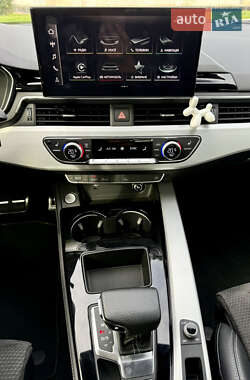 Седан Audi A4 2020 в 