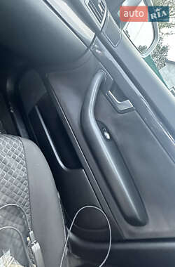Седан Audi A4 2001 в 