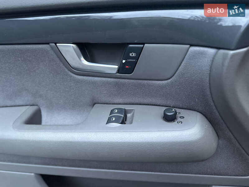 Универсал Audi A4 2004 в Днепре
