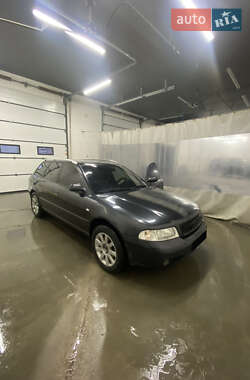 Універсал Audi A4 2000 в Ірпені