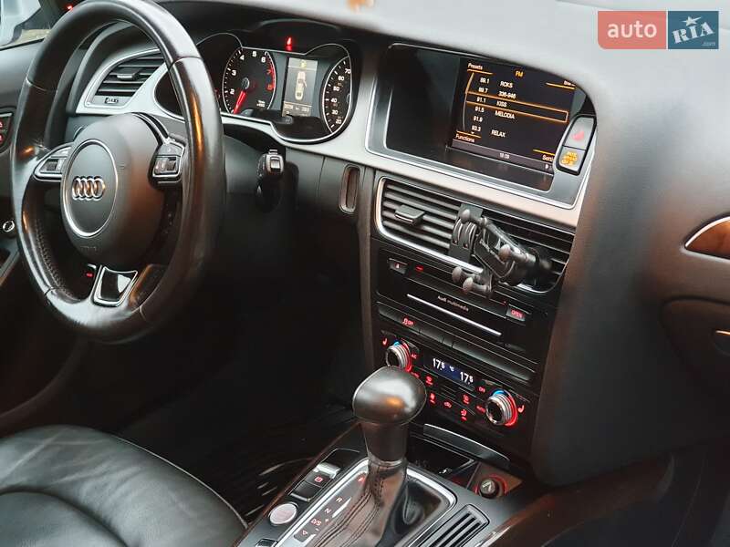 Седан Audi A4 2014 в Львове