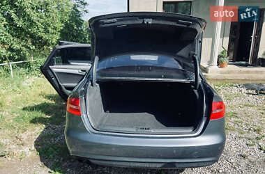 Седан Audi A4 2013 в 