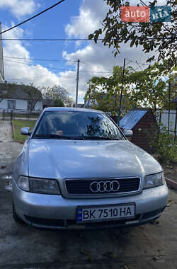 Седан Audi A4 1997 в 