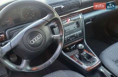 Седан Audi A4 1999 в 