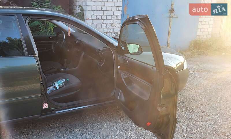 Седан Audi A4 1999 в Дніпрі