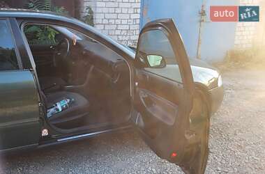 Седан Audi A4 1999 в 