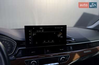 Седан Audi A4 2022 в 
