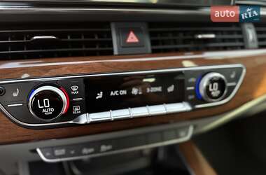 Седан Audi A4 2022 в 