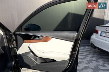 Седан Audi A4 2022 в 
