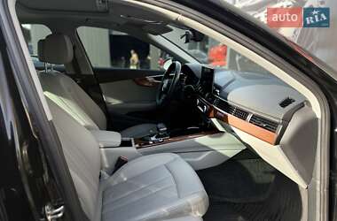 Седан Audi A4 2022 в 