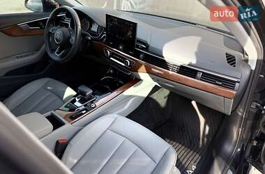 Седан Audi A4 2022 в 